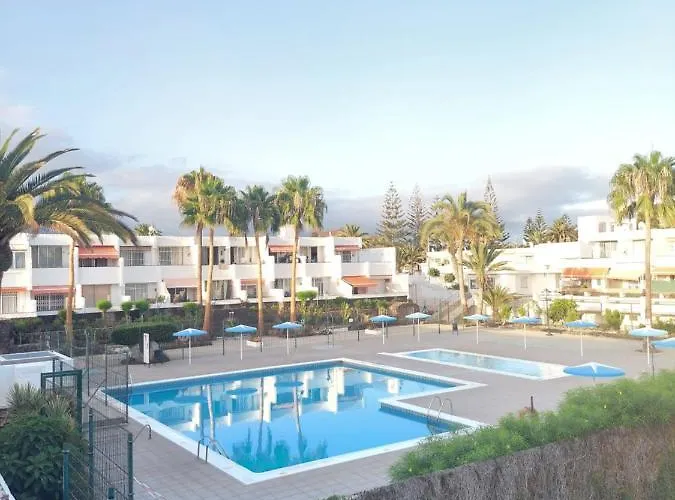 Blu Apartment, Wifi Free Pool View 別荘 *